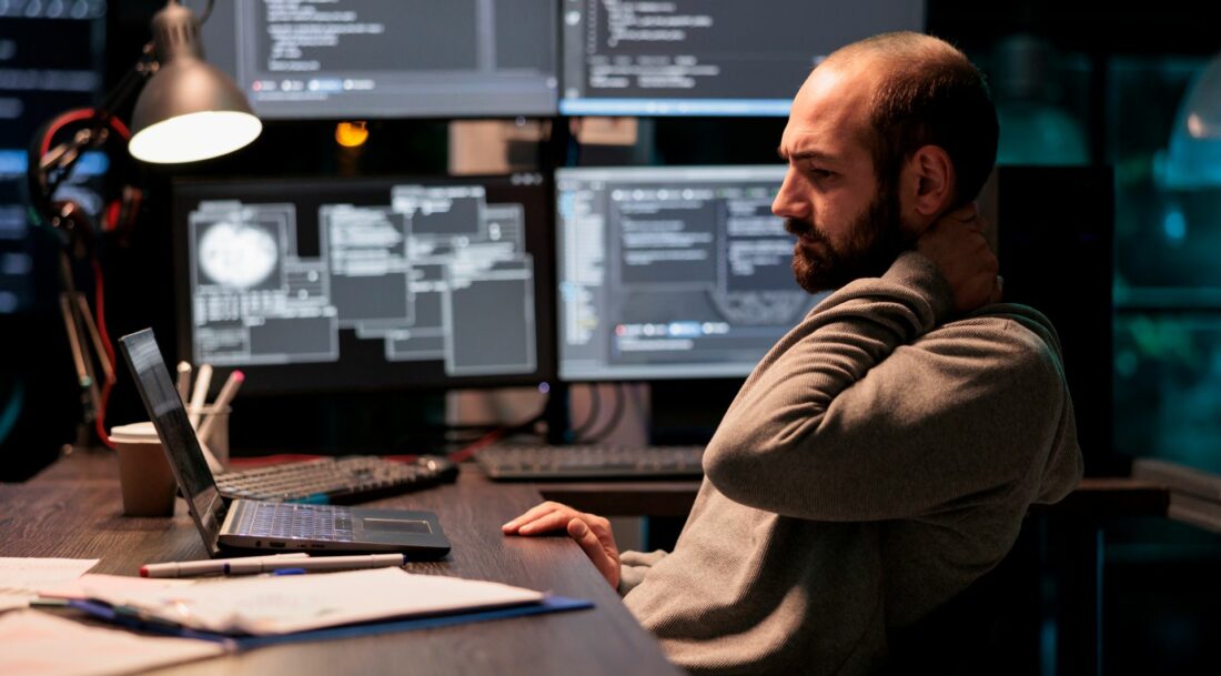 Tehnički dug koji se ne vidi u roadmapu: Kako ručna remediacija tiho iscrpljuje developerske timove