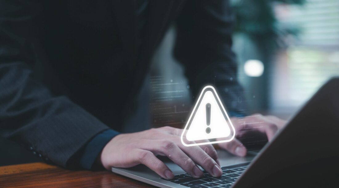 ChatGPT Atlas ima ozbiljnu bezbednosnu rupu: skriveni promptovi mogu trajno kompromitovati AI memoriju